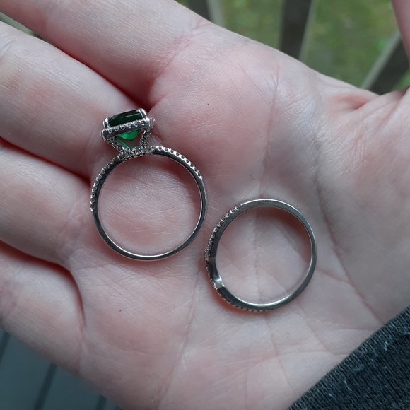 Cushion Emerald Contour Diamond Bridal Set 14kt White Gold - Picture 5 of 7